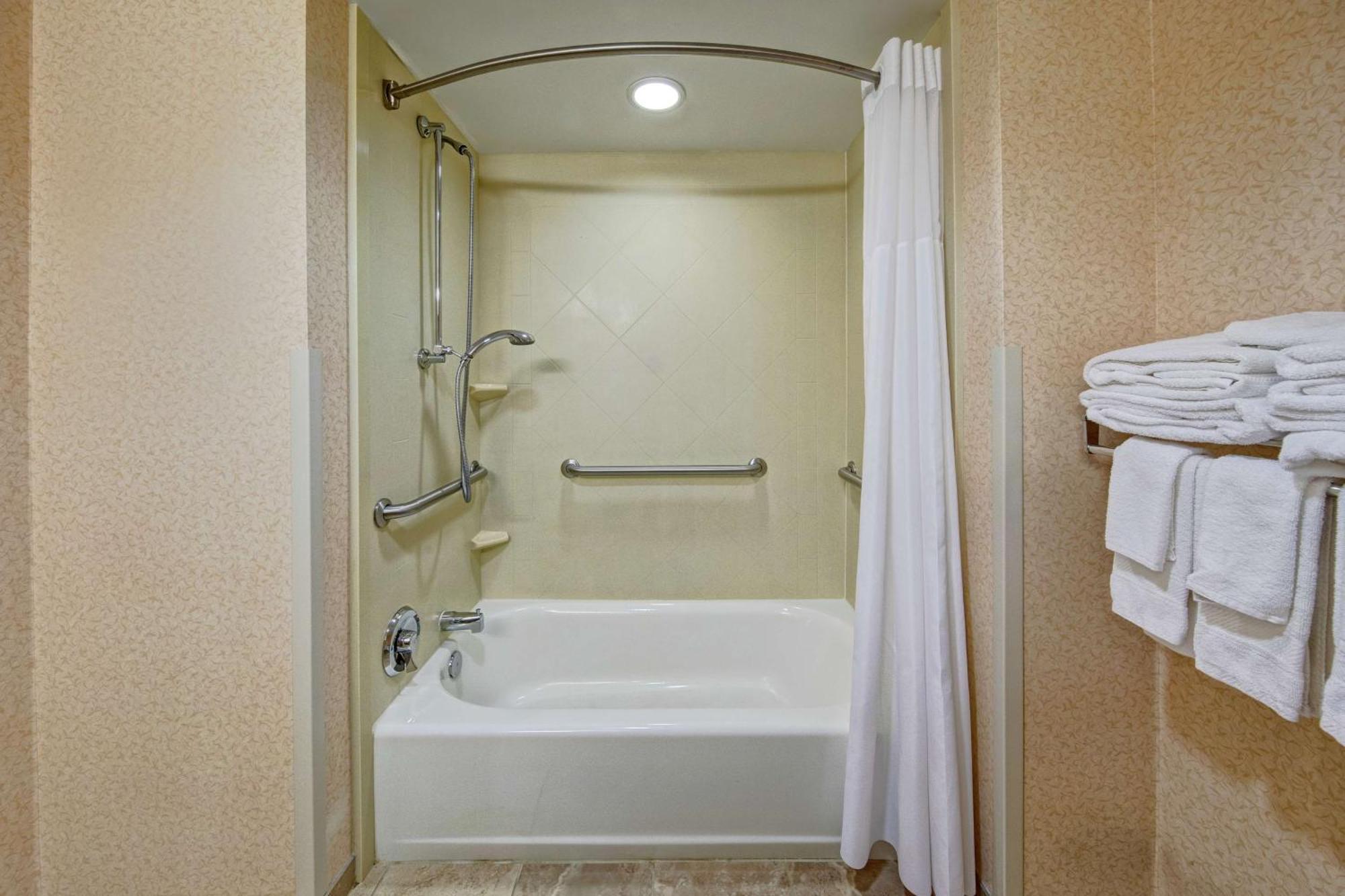 Hampton Inn Cambridge Exterior foto