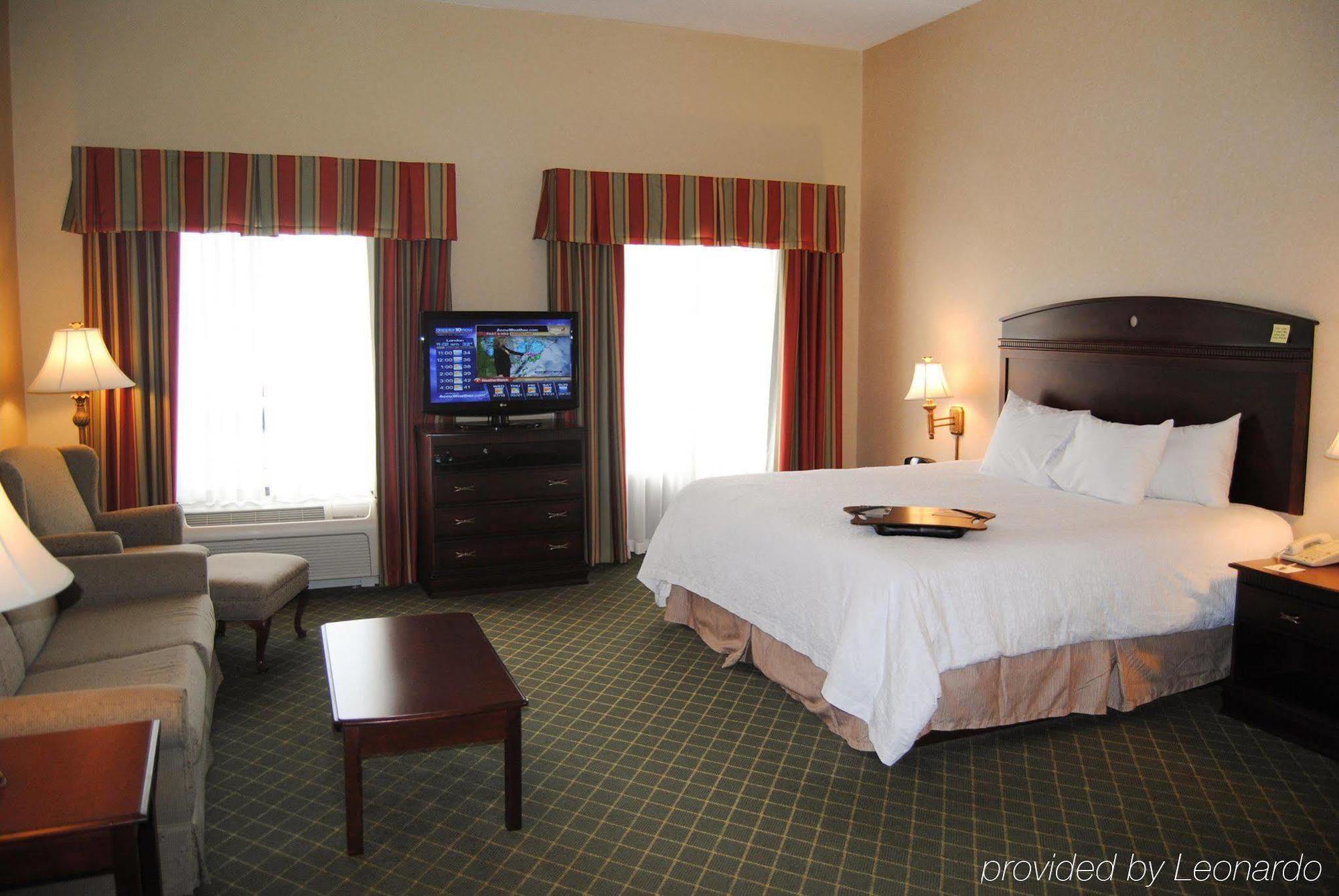 Hampton Inn Cambridge Exterior foto